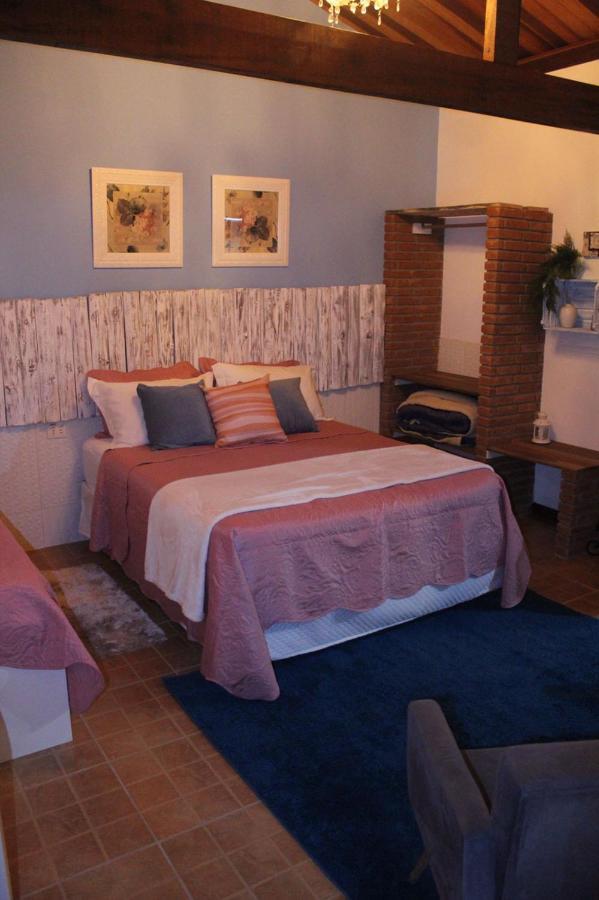Chalé Pico Agudo Hotel Santo Antônio do Pinhal Esterno foto