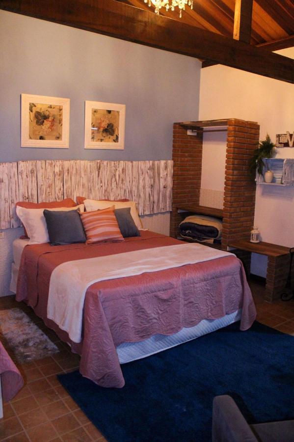 Chalé Pico Agudo Hotel Santo Antônio do Pinhal Esterno foto